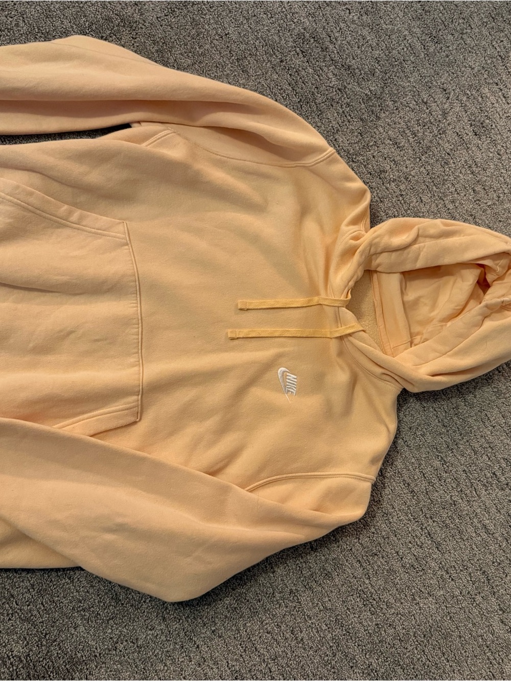 Mens peach Nike Sweater size M (tag cut out for comfort)